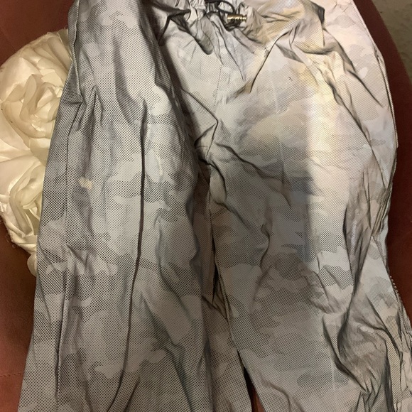 Reflective Fluorescent Joggers - Picture 2 of 12